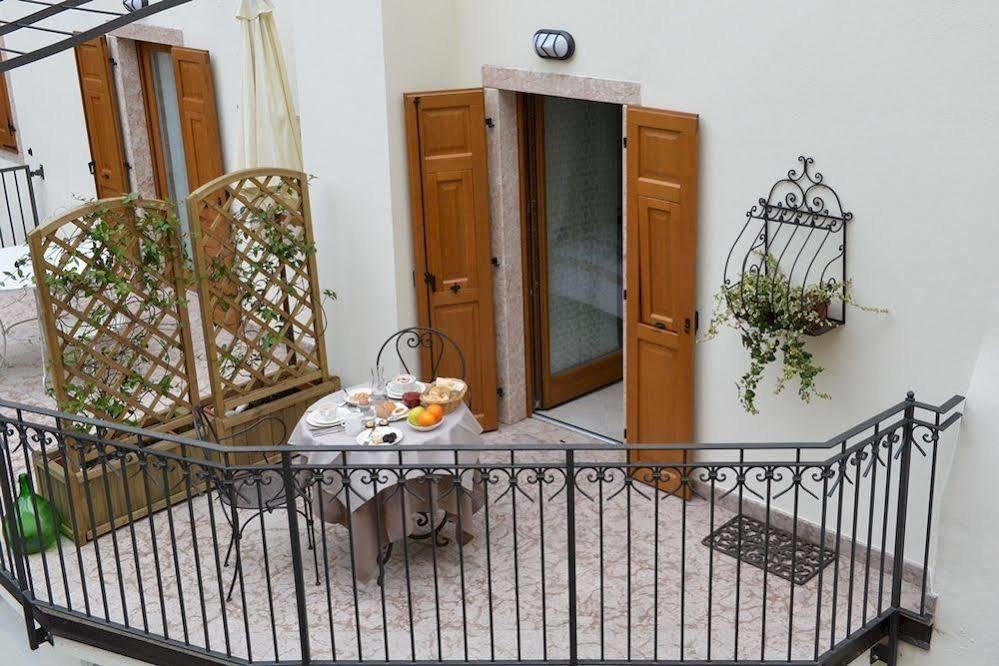 Pietra Rara Apartments بياتراموراتا المظهر الخارجي الصورة